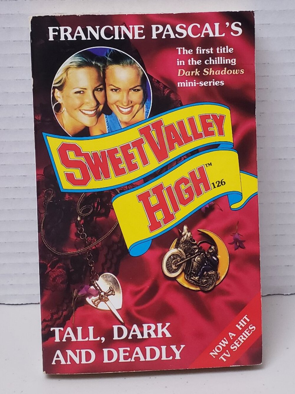 Sweet Valley High Book #126 Tall, Dark And Deadly